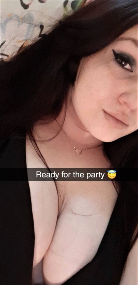 Junie Dyana xxx actress pics