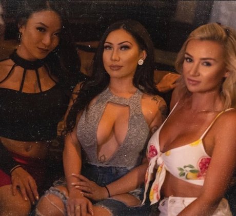 Simpalicety star best photos