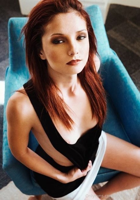 Kylie Cole star sexy photo