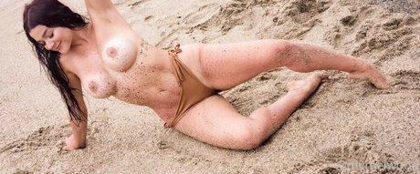 Melaniewood model top img