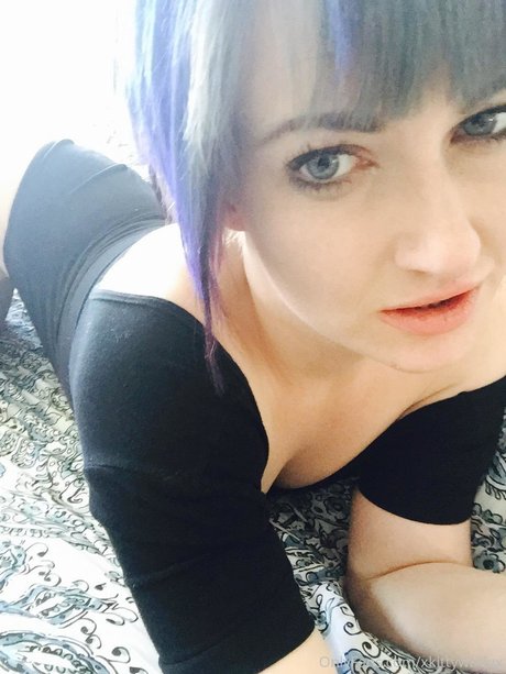 xkittywaifux model hd picture