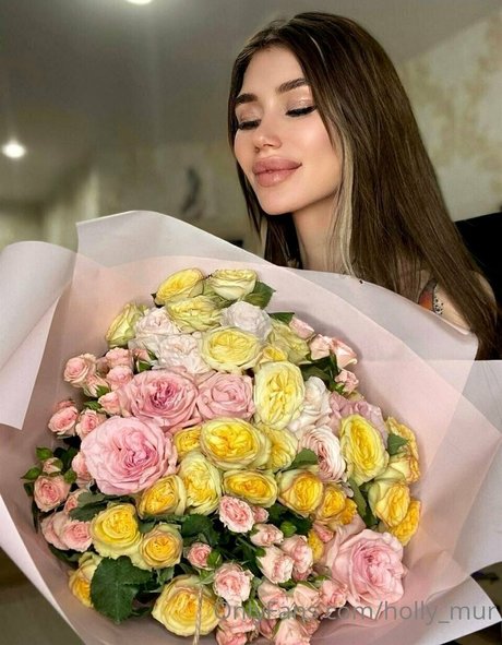 Holly Mur porn actress pictures