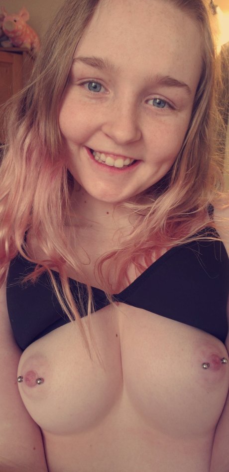 Slutnut Chestnut beautiful pornstar photo