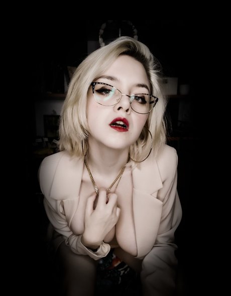 Velvet night naked actress pics