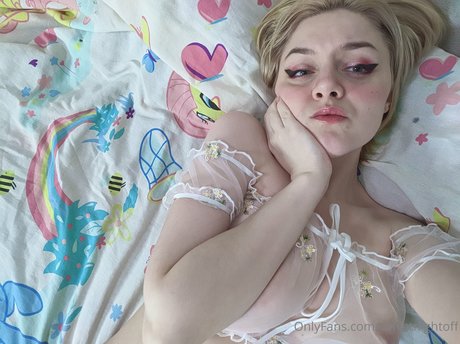 Velvet night model best photo