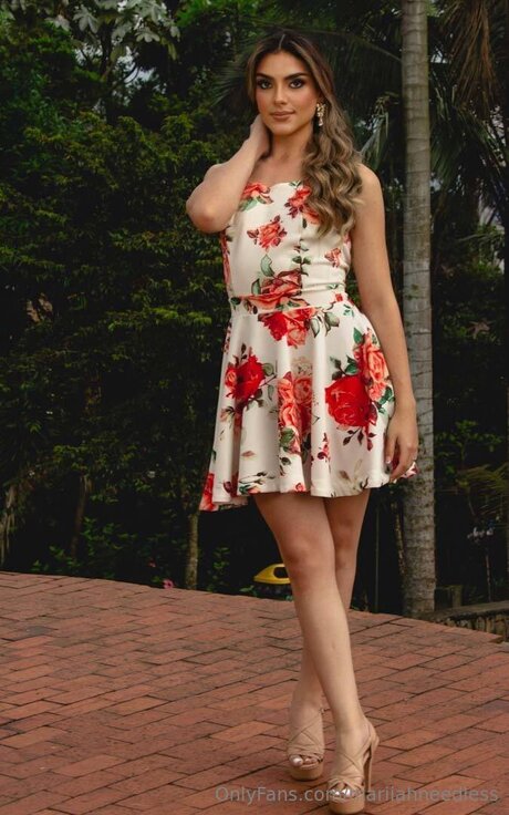 Mariiahneedless beautiful pornstar picture