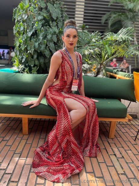 Mariiahneedless adult star pic