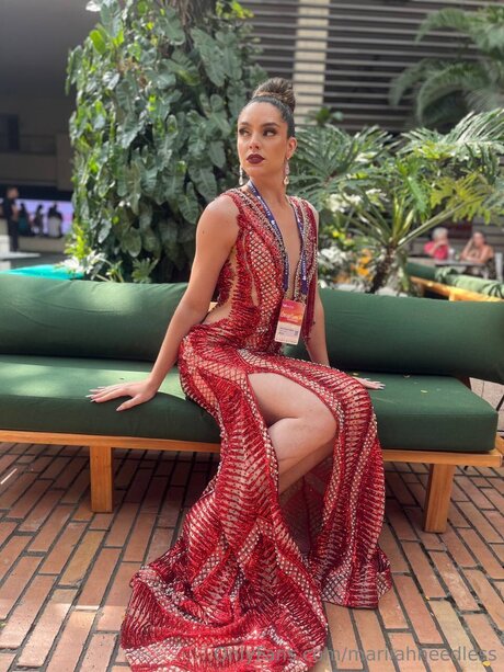 Mariiahneedless exclusive actress pictures