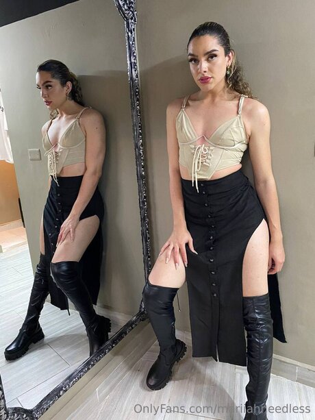 Mariiahneedless star sex photos