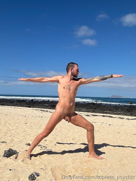 Topless Psychic nude model photos