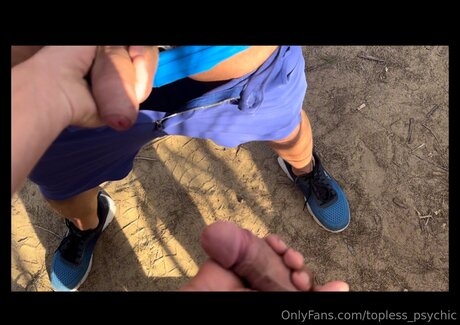 Topless Psychic star erotic pics