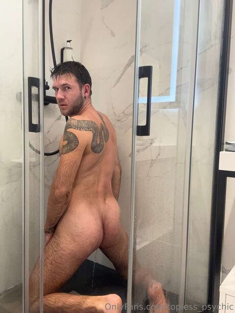 Topless Psychic model naked images