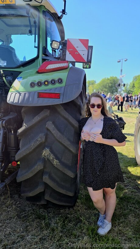 Seducingmila nice actress gallery