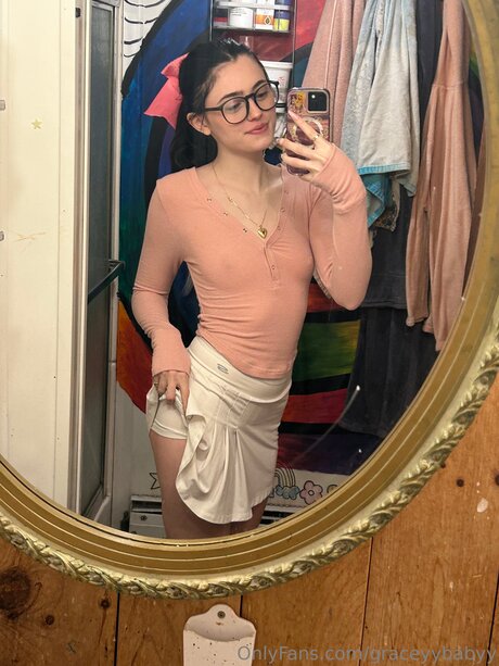 Graceyybabyy model exclusive images