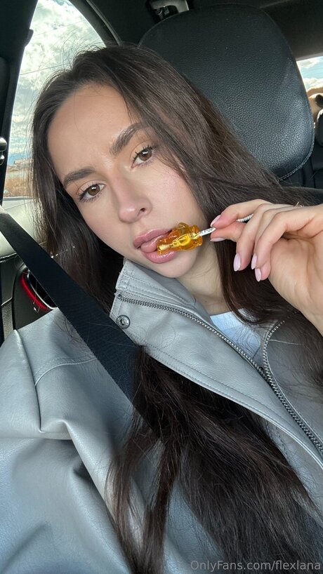 Flexlana pornstar nudes picture