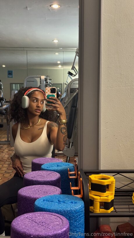 Zoeysinnfree model nice photos