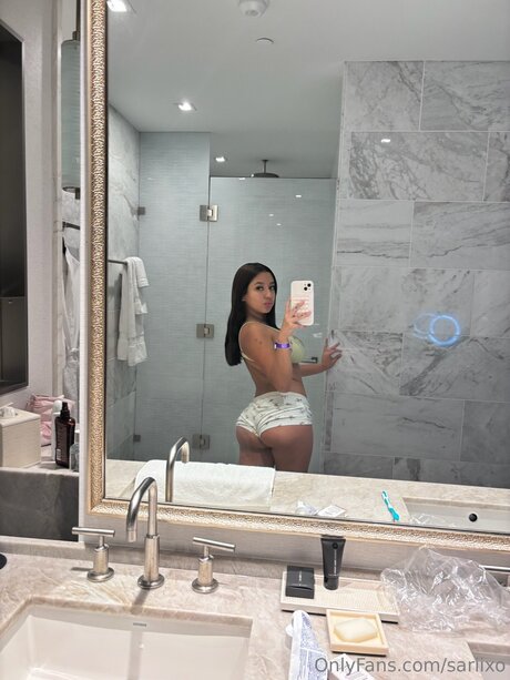 Sariahxoxo model erotic pics