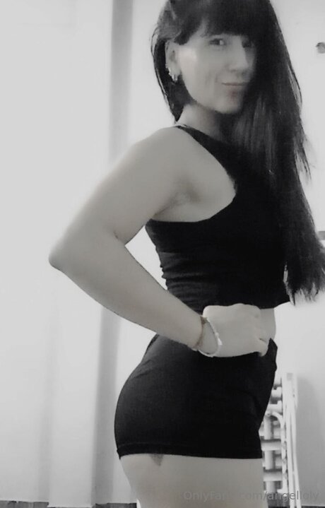 Angelloly erotic pornstar image