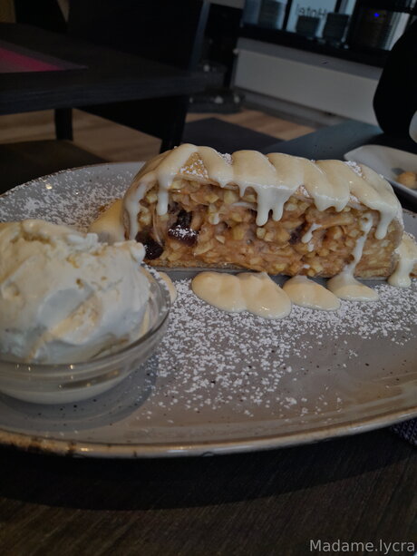 Madame Lycra porn actress photo