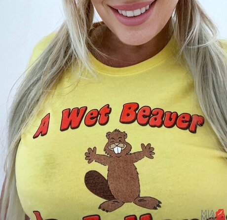 Miababyxoxo star naked pic