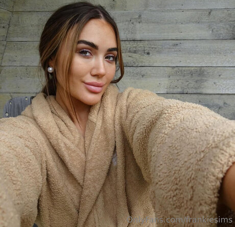 Frankiesims model pictures