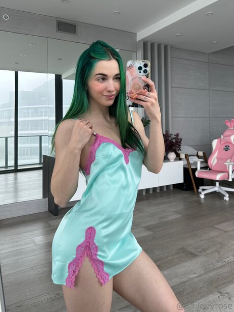 Baileyyrose erotic model image