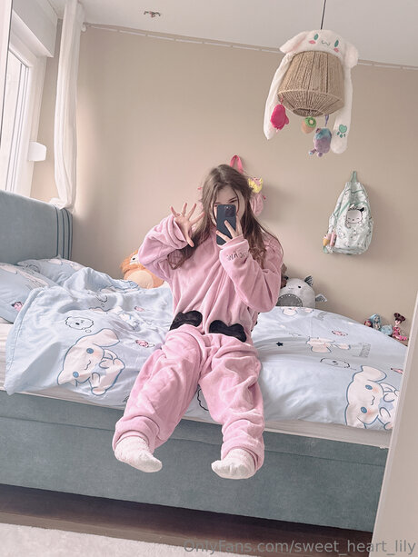 Sweet Heart Lily free pornstar image