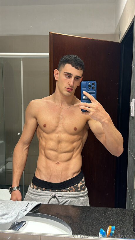 Shelbyevil nude star image