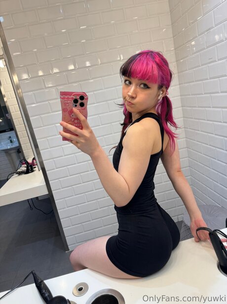 Yuwki sex model galleries