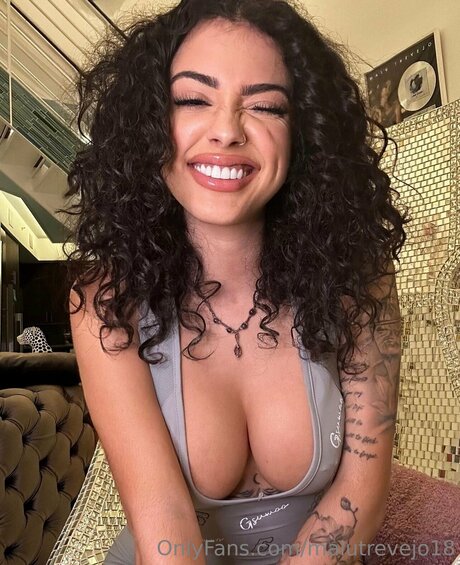Malutrevejo18 adult model picture