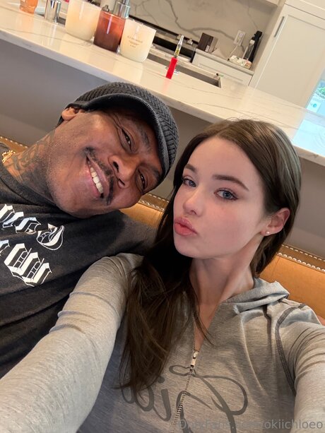 Okiichloeo hot model galleries