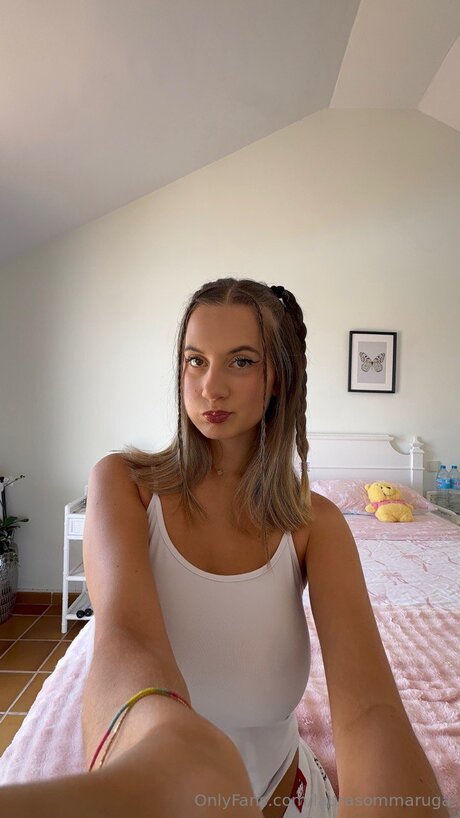 Laurasommaruga pretty model img