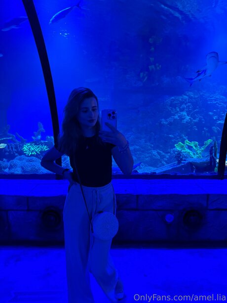 Amel Lia hd model gallery