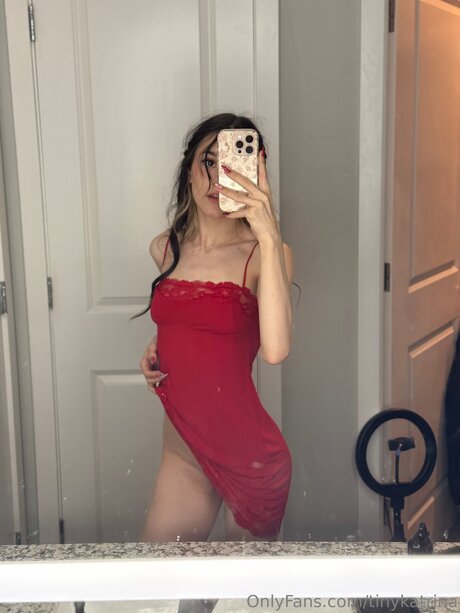 Tinykatrina pornographic model pic