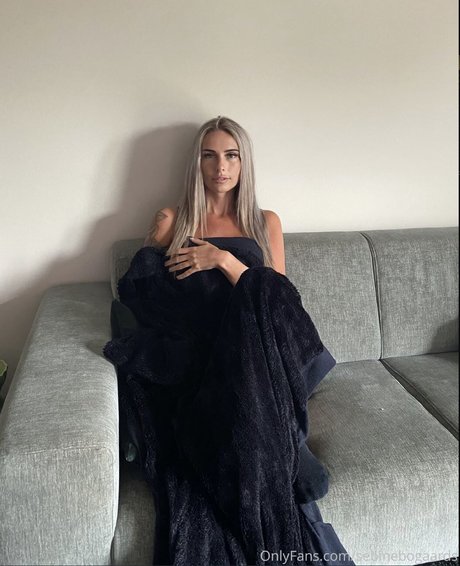 Sebine Bogaards pretty actress photos