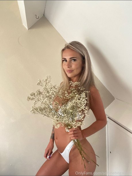 Sebine Bogaards art star galleries