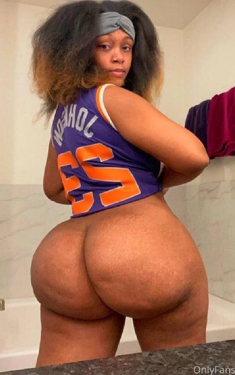 Ms Whopper model high quality gallery