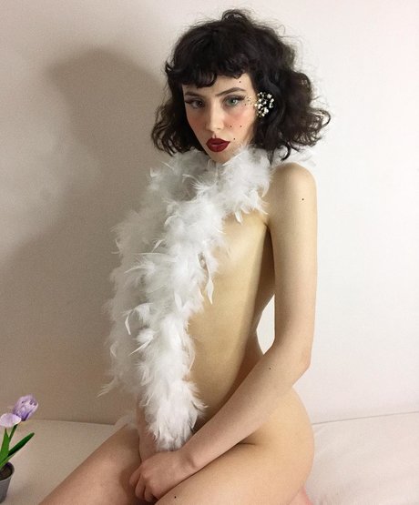 Mina Bell_ nude model photo