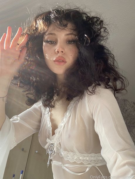 Mina Bell_ free model pic