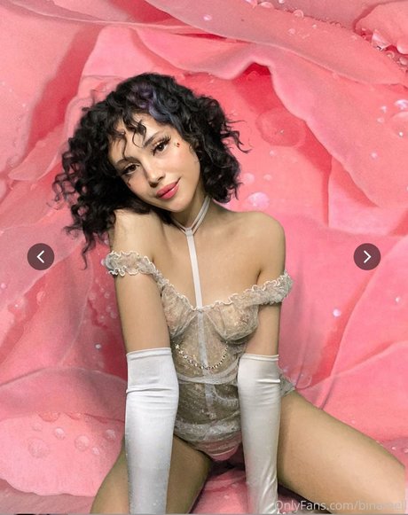 Mina Bell_ xxx star img