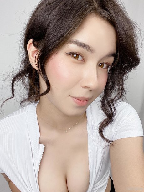 big tits threesome onlyfans hd pic