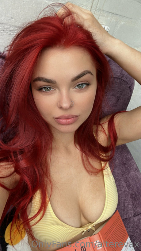 EvaAlter pretty model photo