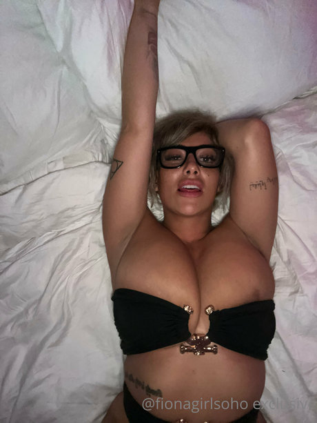 Fiona Siciliano hot actress photos