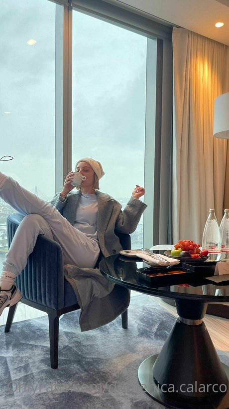 Domenica Calarco_ hot star gallery