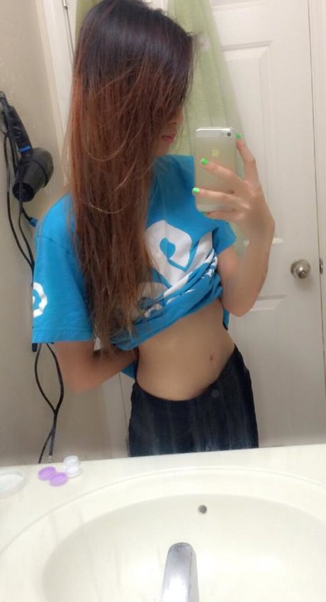 _Nancy Tran sexy actress photo