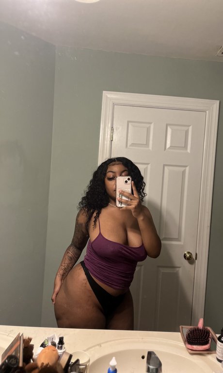 Lay Hollywood pornstar top photo