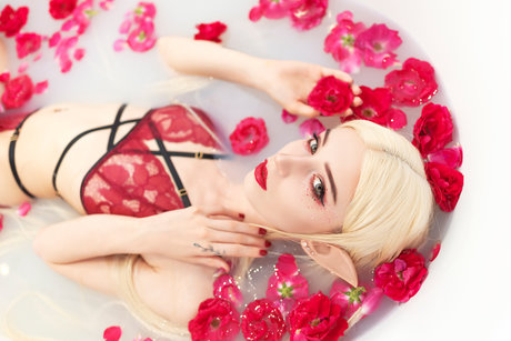 Whitefox Lunedcrevan_ model sexy galleries