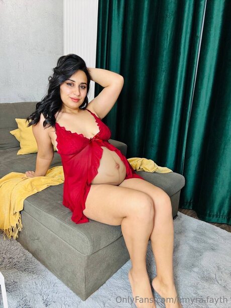 Amyra Fayth art star photo