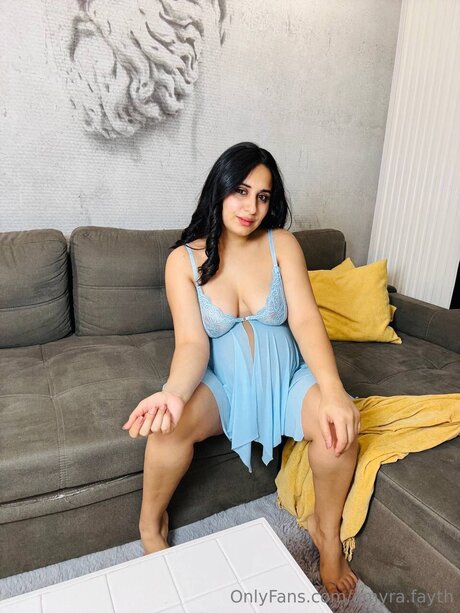 Amyra Fayth pretty model photo