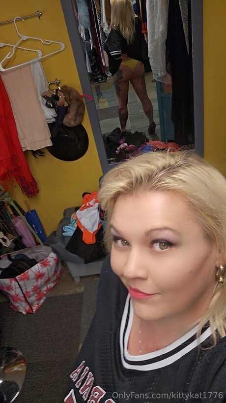 Kittykat1776 model adult image